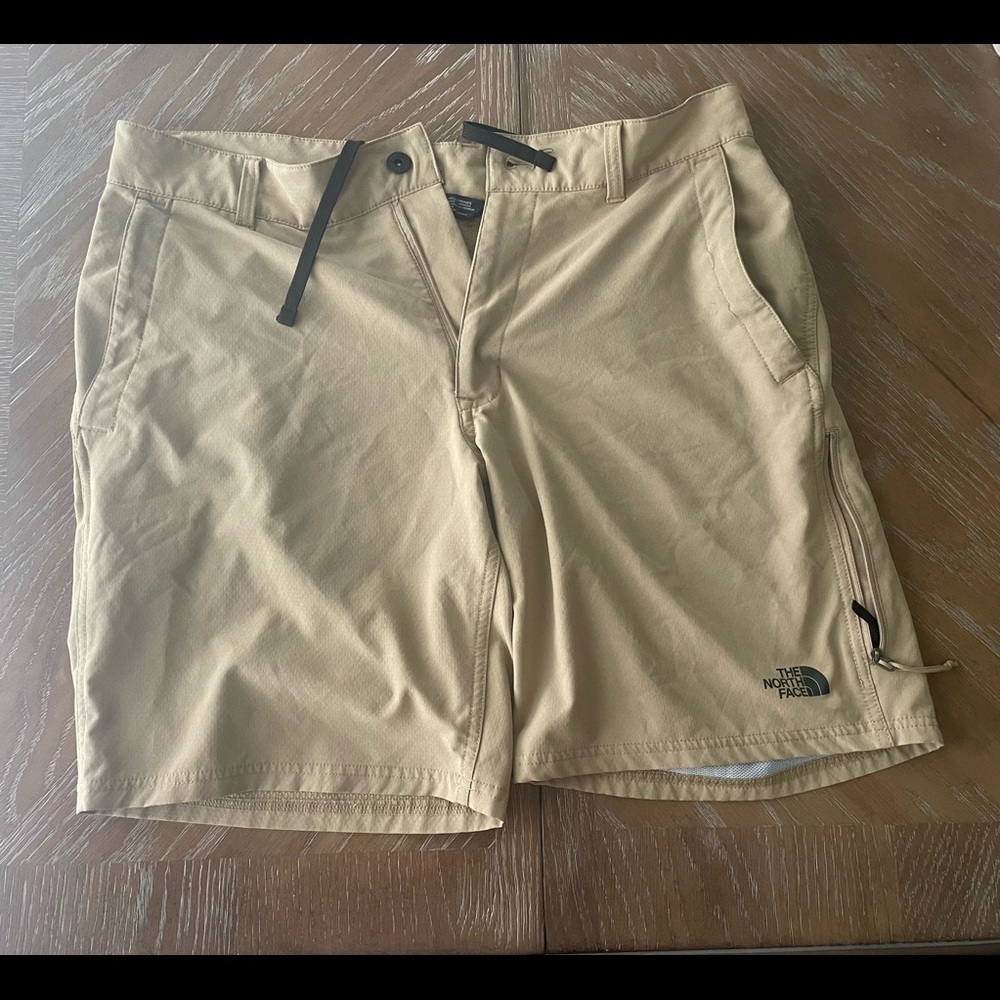 Mens size 34 north face khaki shorts